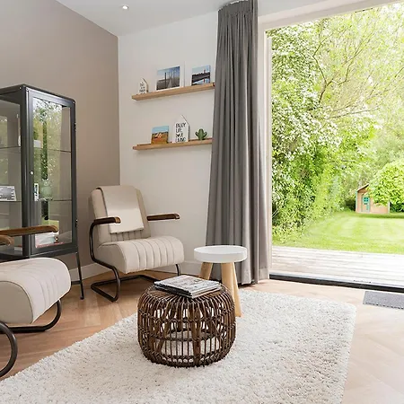 Nice, Modern Furnished *