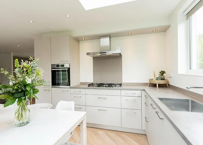 Nice, Modern Furnished Holiday home