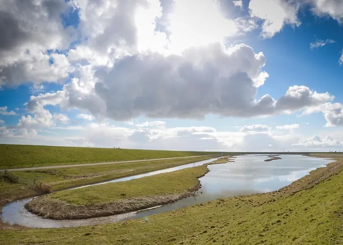 Nice, Modern Furnished Holiday home